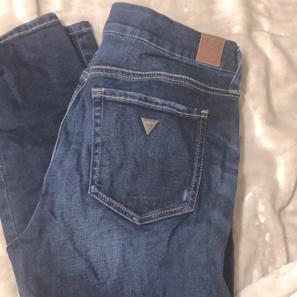 Guess jeans in size 32 style Power Curvy Mid - Picture 2 of 3